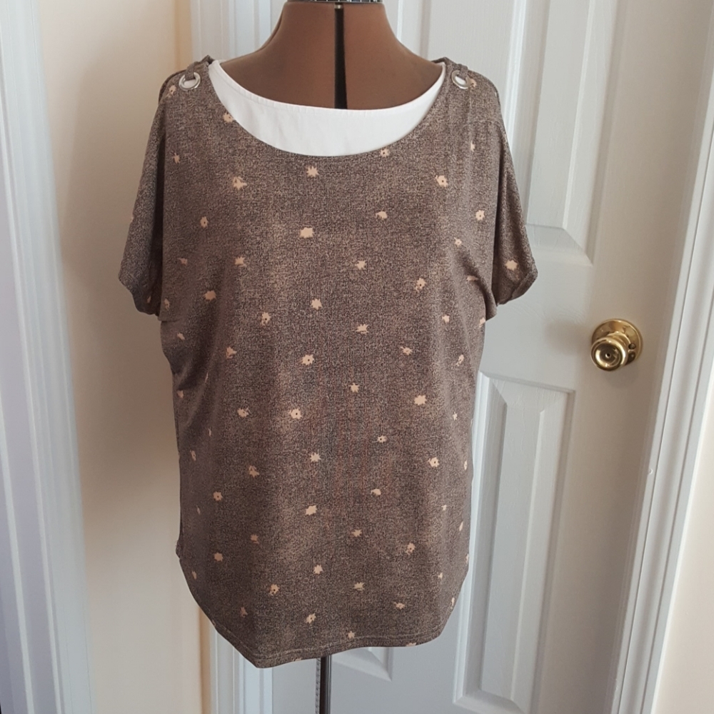 Cold shoulder top, NWOT